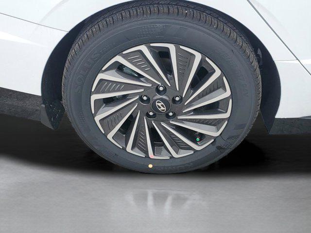 new 2025 Hyundai Sonata Hybrid car, priced at $31,245