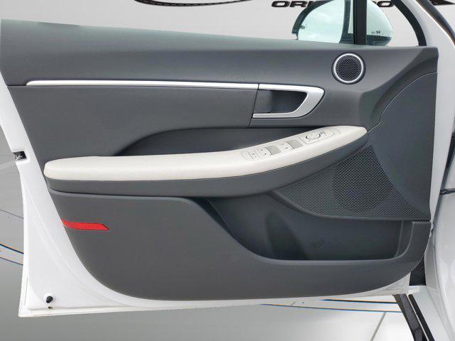 new 2025 Hyundai Sonata Hybrid car, priced at $31,245