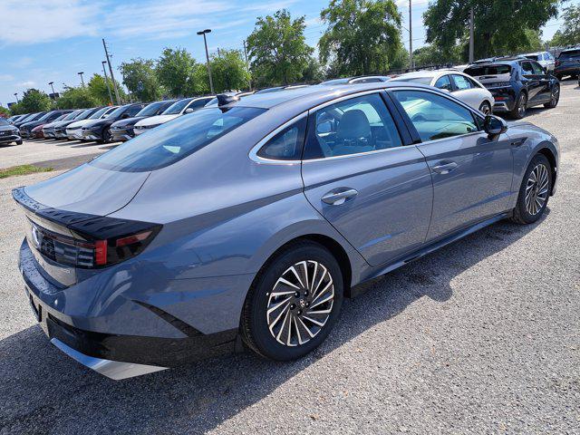 new 2025 Hyundai Sonata Hybrid car, priced at $30,798