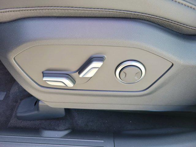 new 2025 Hyundai Santa Fe car, priced at $38,123