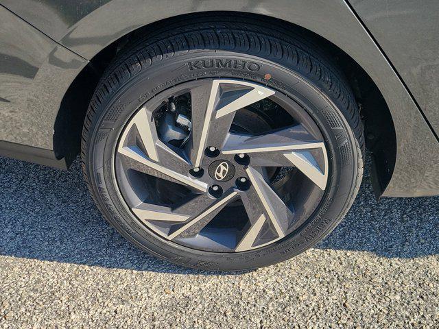new 2025 Hyundai Elantra car, priced at $21,106