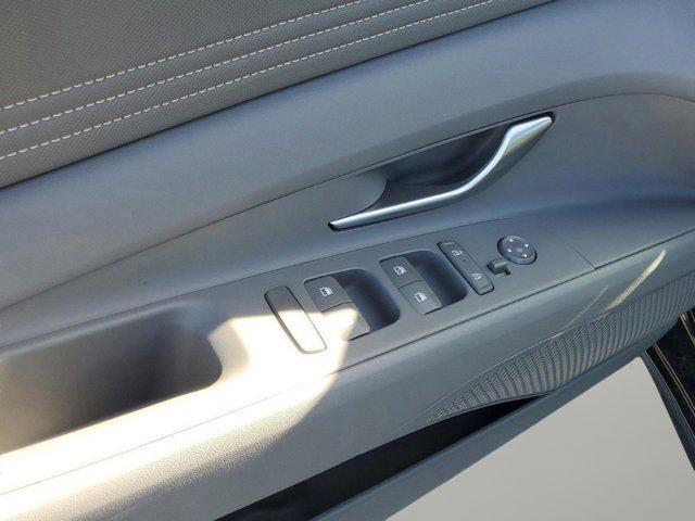 new 2025 Hyundai Elantra car, priced at $25,673
