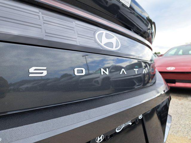 new 2025 Hyundai Sonata Hybrid car, priced at $37,554