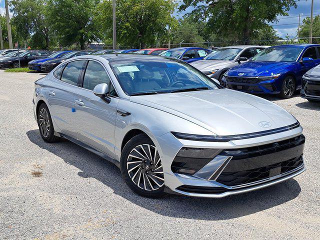 new 2025 Hyundai Sonata Hybrid car, priced at $37,228