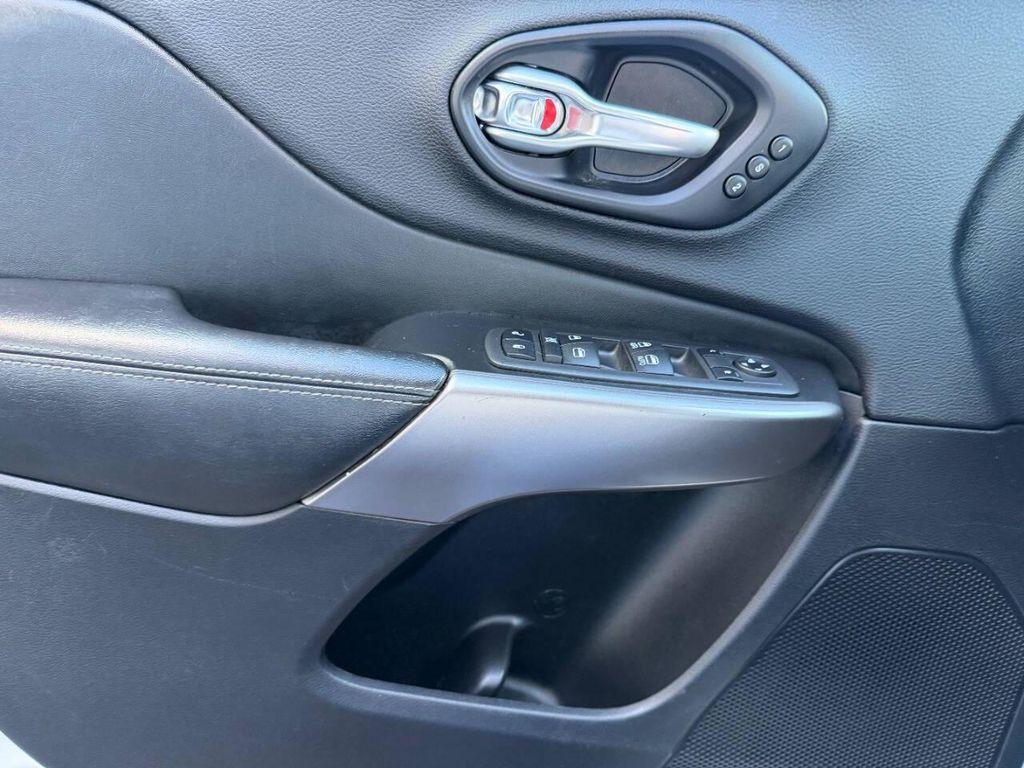 used 2019 Jeep Cherokee car, priced at $20,995