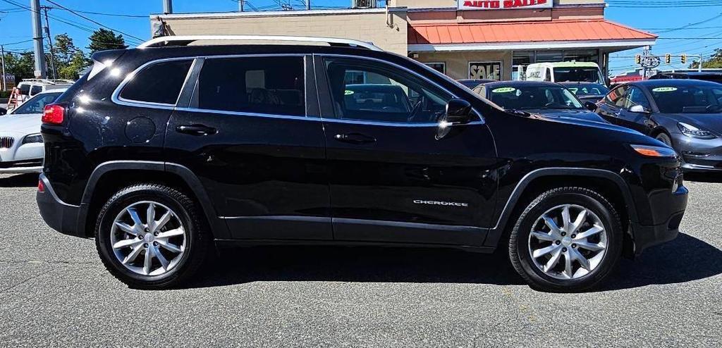 used 2018 Jeep Cherokee car, priced at $19,995