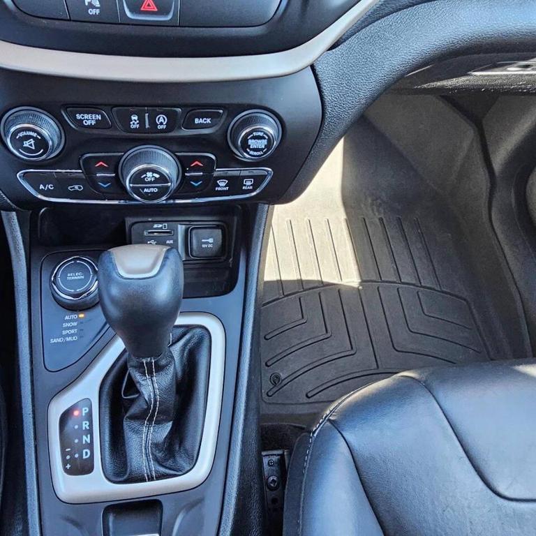 used 2018 Jeep Cherokee car, priced at $19,995