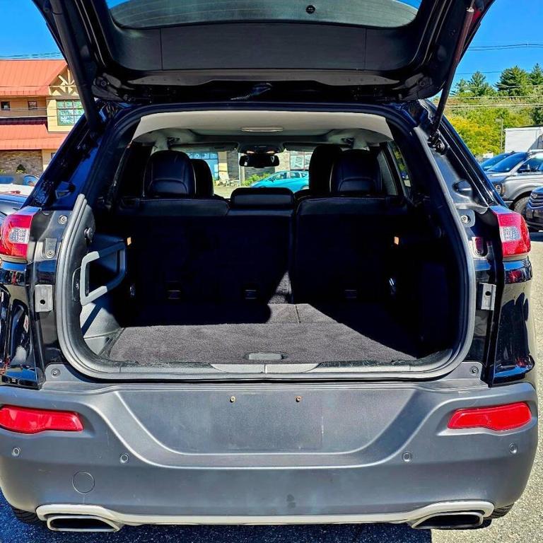 used 2018 Jeep Cherokee car, priced at $19,995