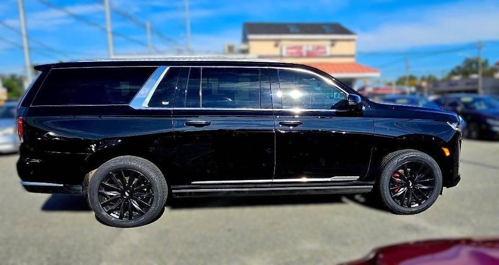 used 2022 Cadillac Escalade ESV car, priced at $62,995