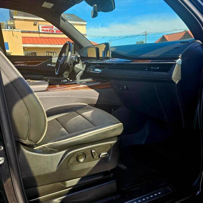 used 2022 Cadillac Escalade ESV car, priced at $62,995