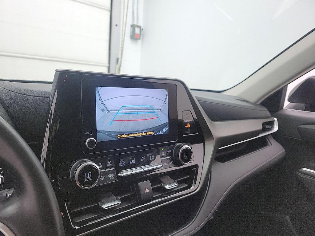used 2024 Toyota Highlander car, priced at $34,998