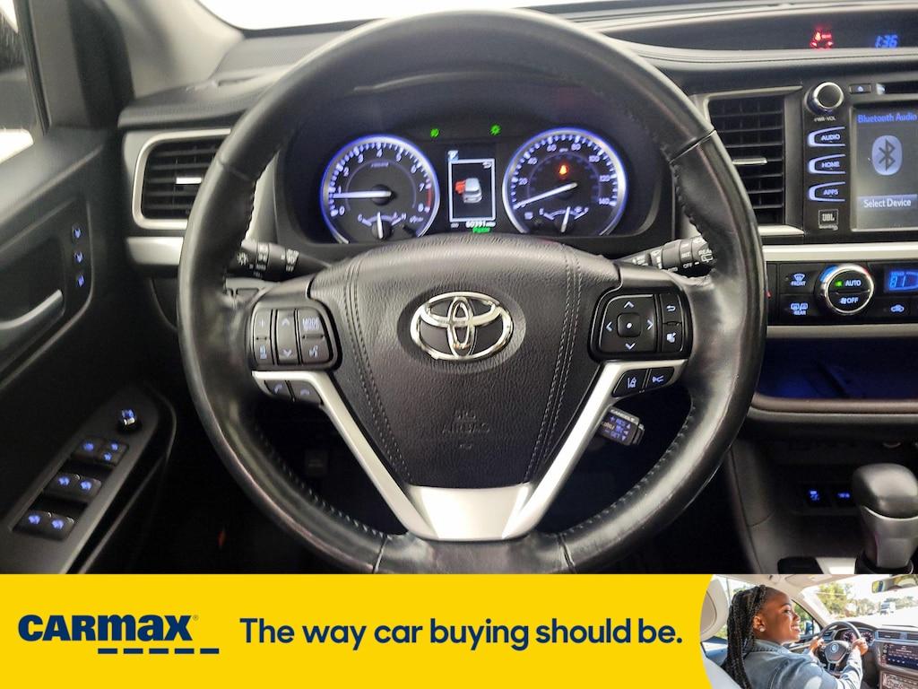 used 2019 Toyota Highlander car, priced at $30,998
