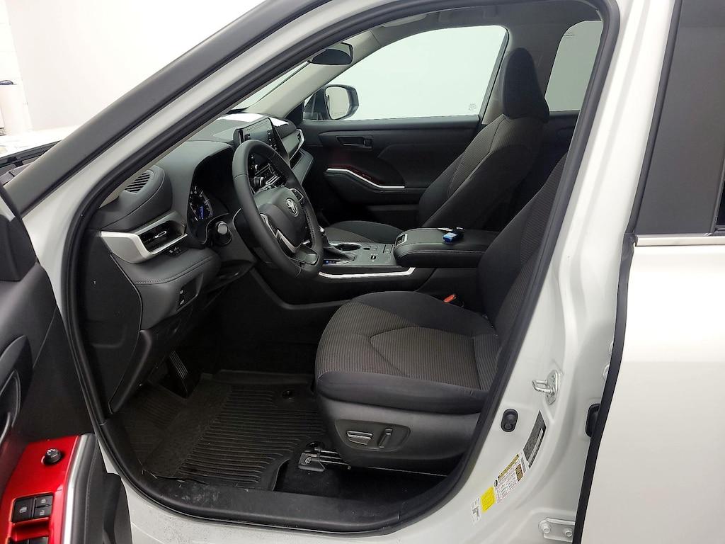 used 2022 Toyota Highlander Hybrid car, priced at $31,998