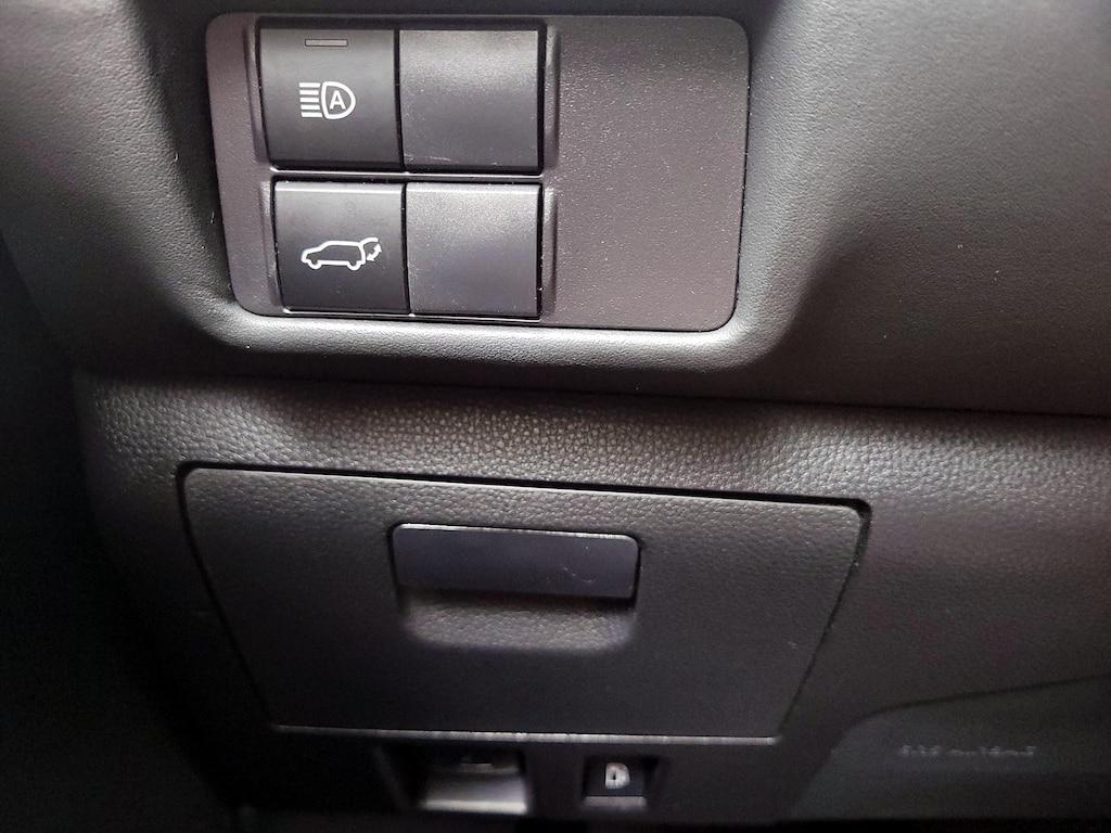 used 2022 Toyota Highlander Hybrid car, priced at $31,998