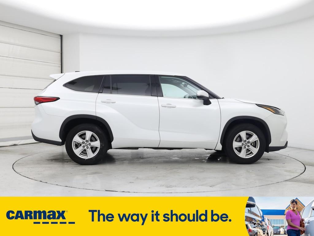 used 2022 Toyota Highlander Hybrid car, priced at $31,998