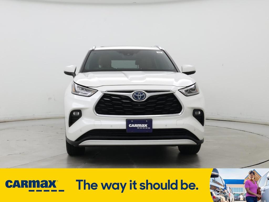 used 2020 Toyota Highlander Hybrid car, priced at $37,998