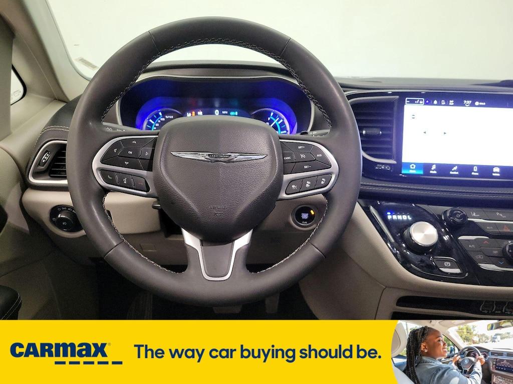 used 2023 Chrysler Pacifica Hybrid car, priced at $27,998