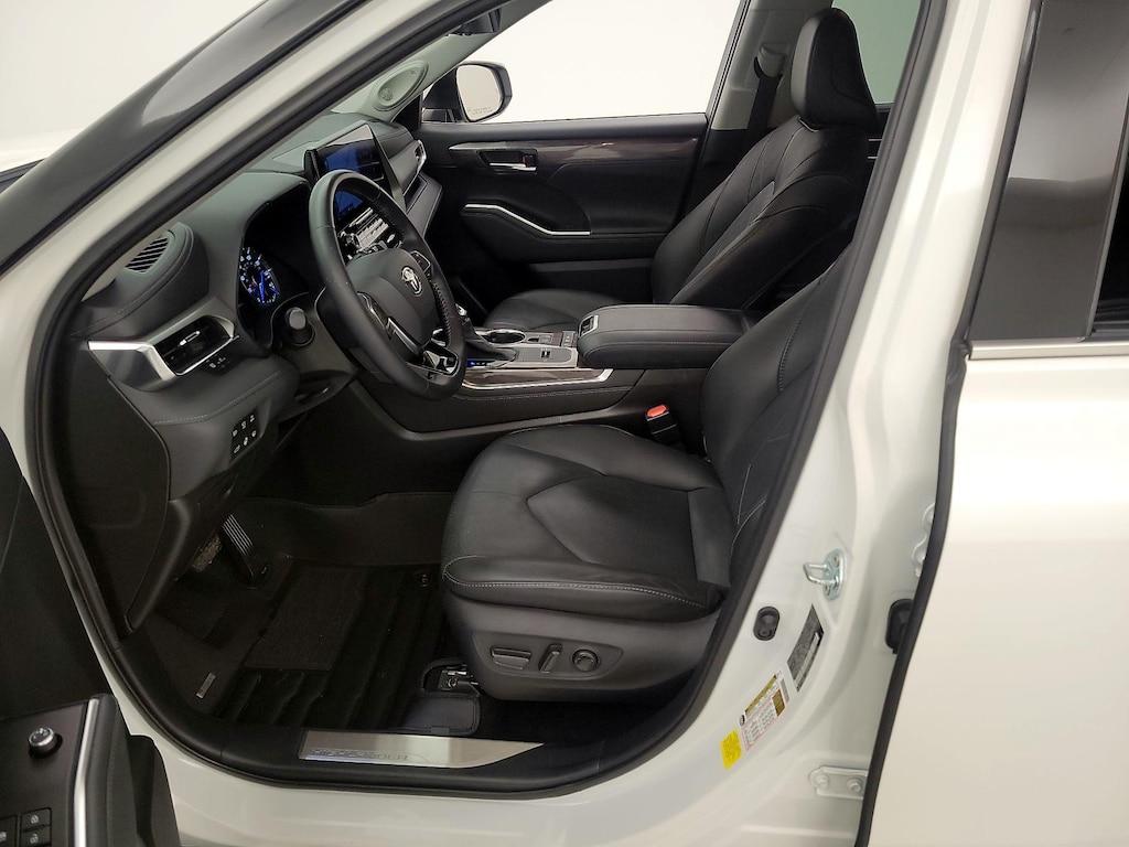 used 2021 Toyota Highlander Hybrid car, priced at $46,998