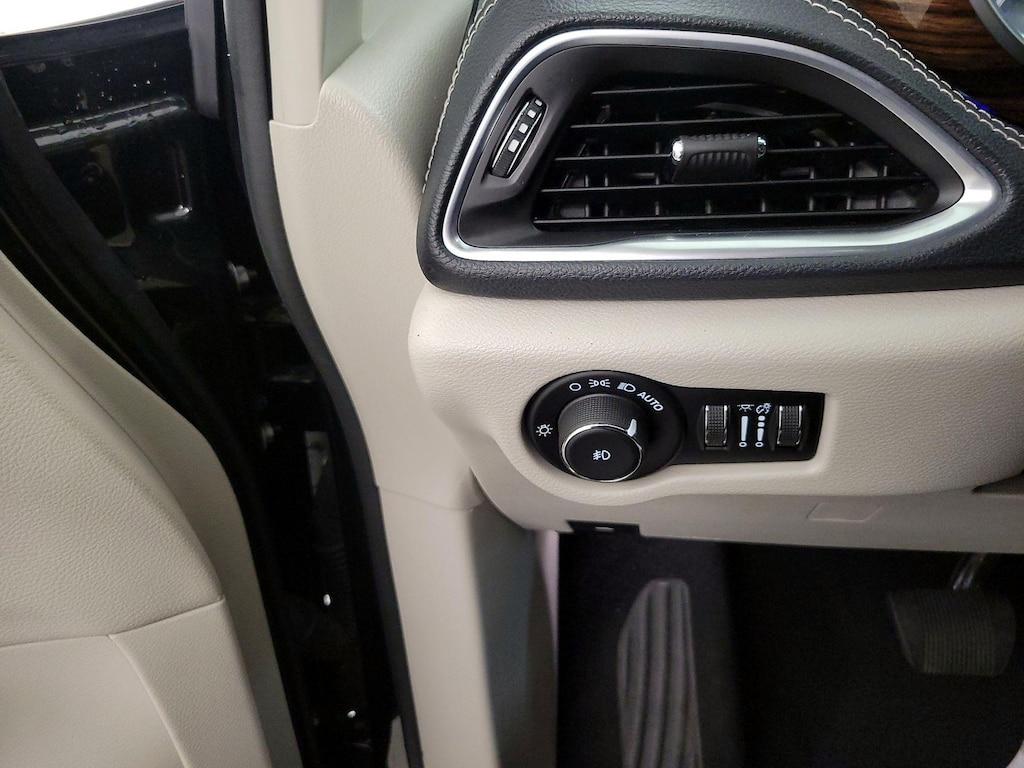 used 2021 Chrysler Pacifica car, priced at $38,998