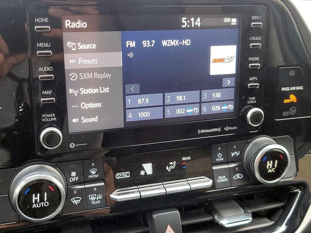 used 2021 Toyota Highlander car, priced at $30,998