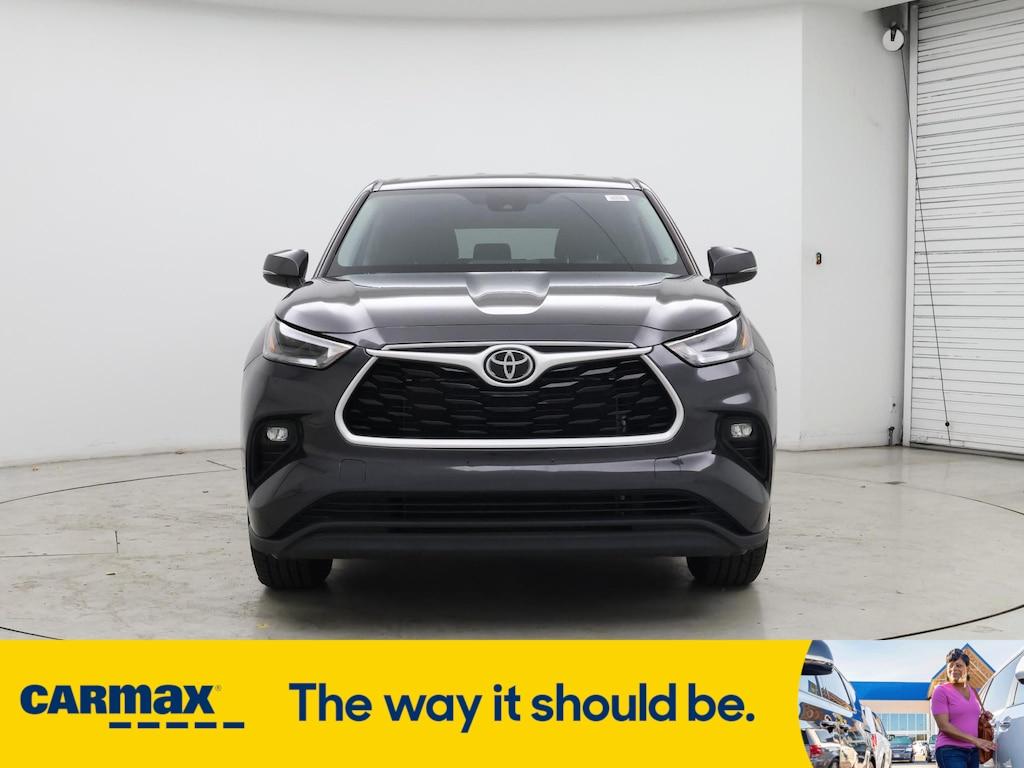 used 2021 Toyota Highlander car, priced at $30,998
