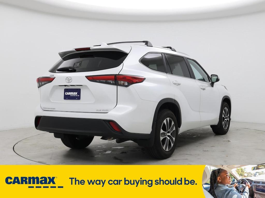 used 2023 Toyota Highlander car, priced at $39,998