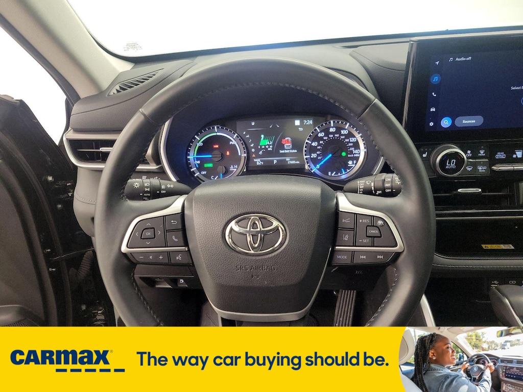 used 2023 Toyota Highlander Hybrid car, priced at $42,998