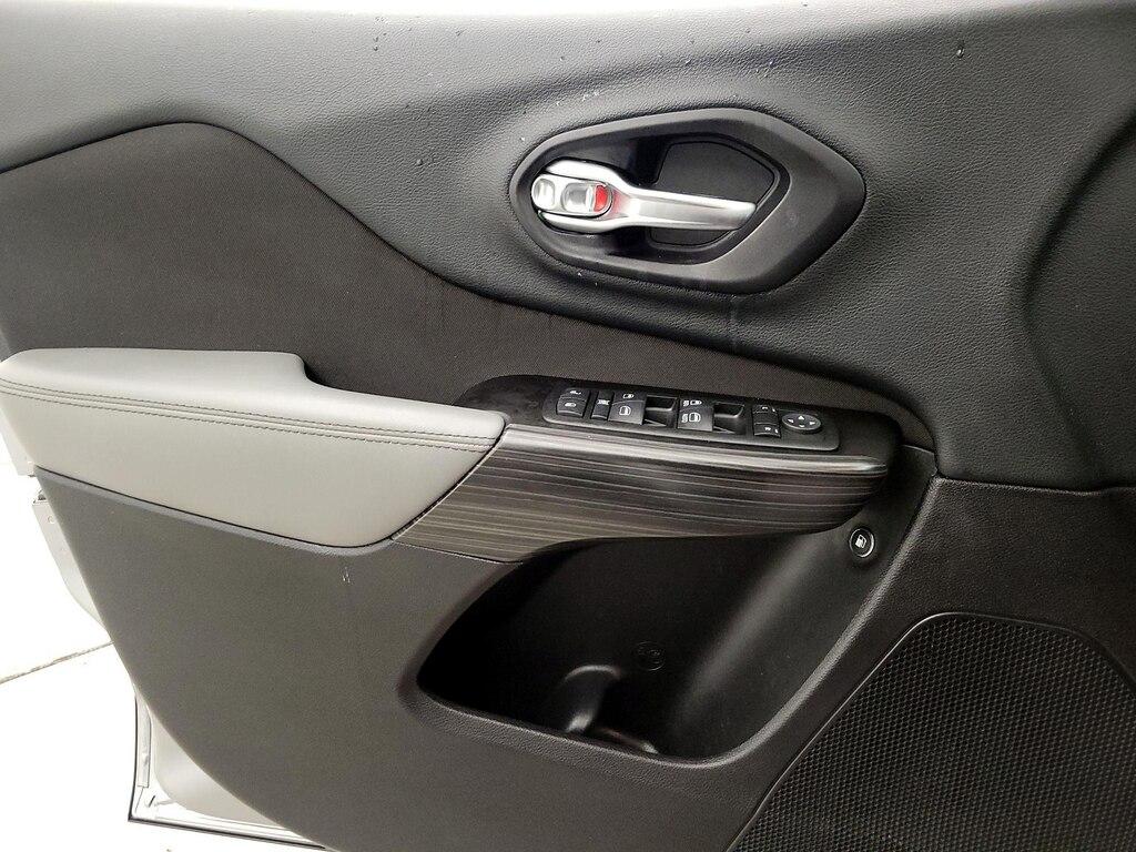 used 2014 Jeep Cherokee car, priced at $12,998