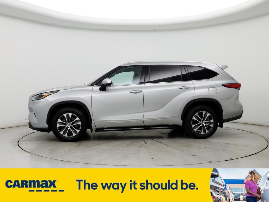 used 2021 Toyota Highlander car, priced at $32,998