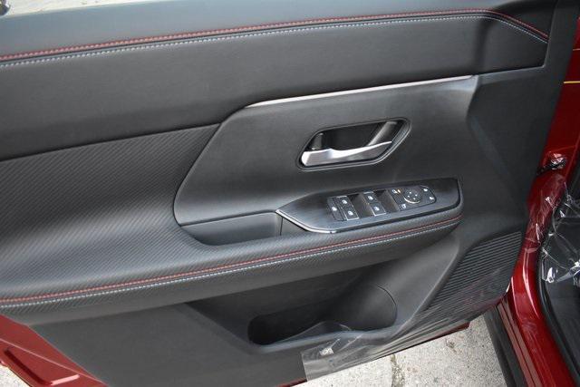 new 2025 Nissan Kicks car, priced at $29,083