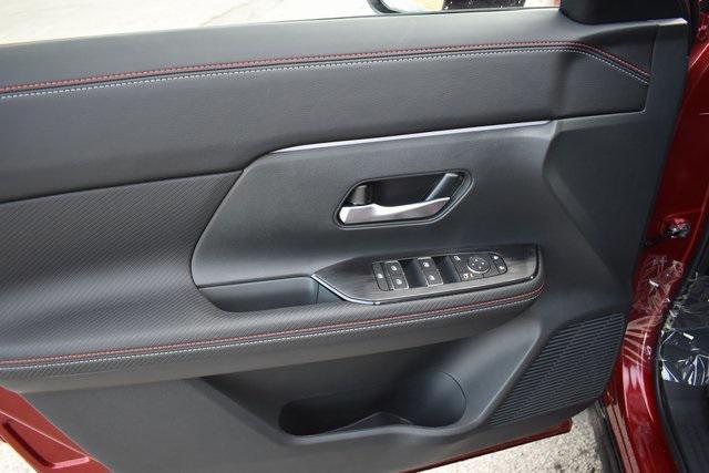 new 2025 Nissan Kicks car, priced at $29,083