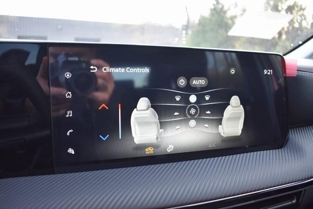 new 2025 Nissan Kicks car, priced at $29,083