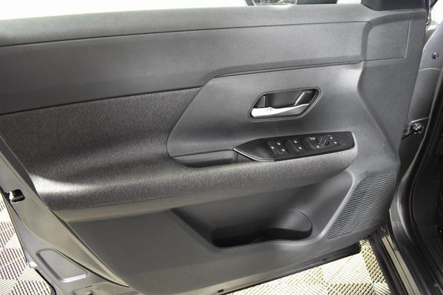 new 2025 Nissan Kicks car, priced at $26,555