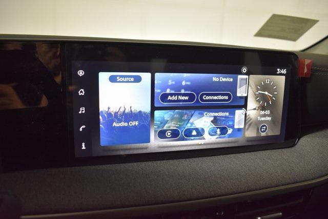 new 2025 Nissan Kicks car, priced at $27,903