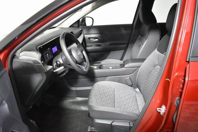 new 2025 Nissan Kicks car, priced at $28,622