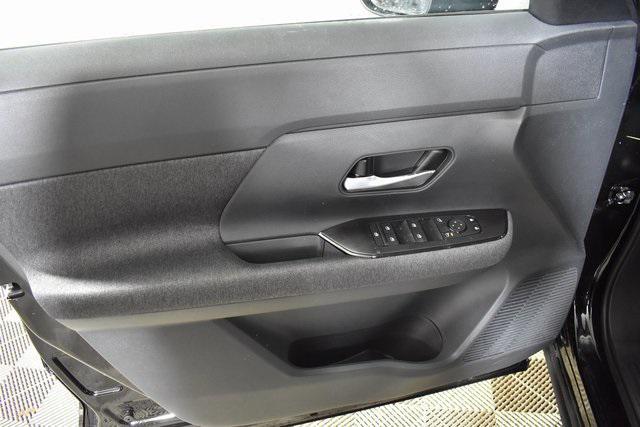 new 2025 Nissan Kicks car, priced at $26,179