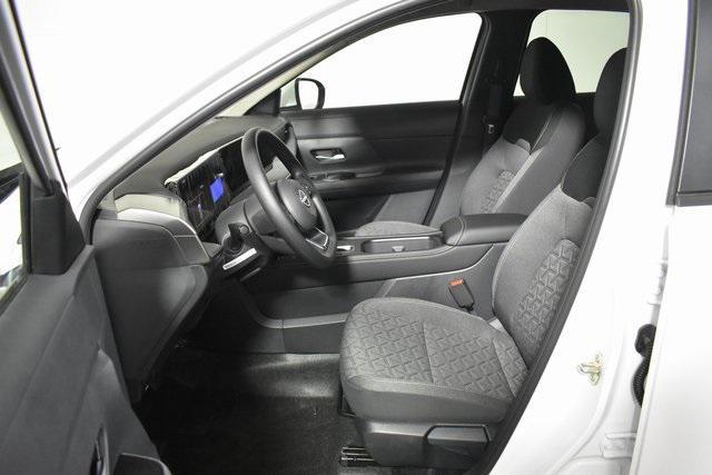 new 2025 Nissan Kicks car, priced at $26,555