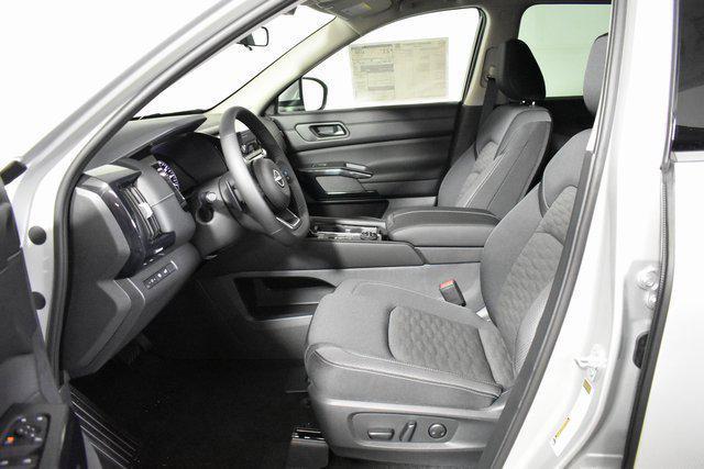 new 2025 Nissan Pathfinder car, priced at $32,958