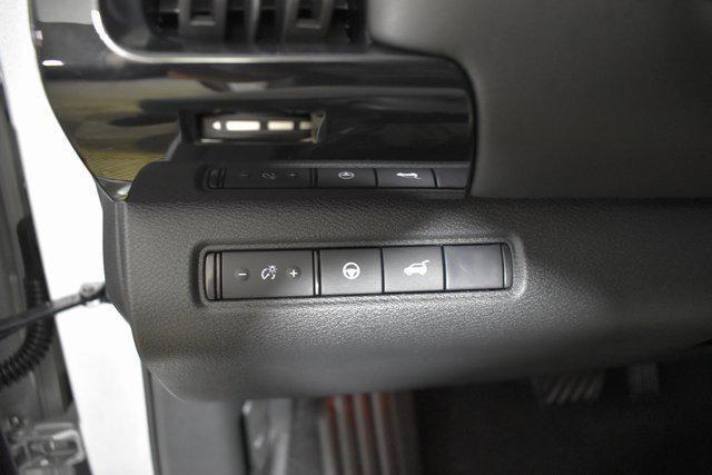 new 2025 Nissan Pathfinder car, priced at $32,958