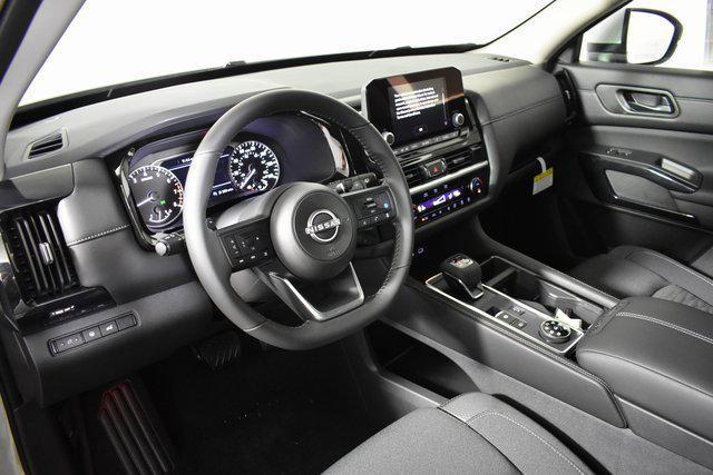 new 2025 Nissan Pathfinder car, priced at $32,958