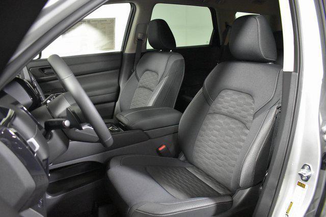 new 2025 Nissan Pathfinder car, priced at $32,958