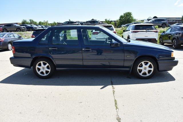 used 1996 Volvo 850 car, priced at $3,999