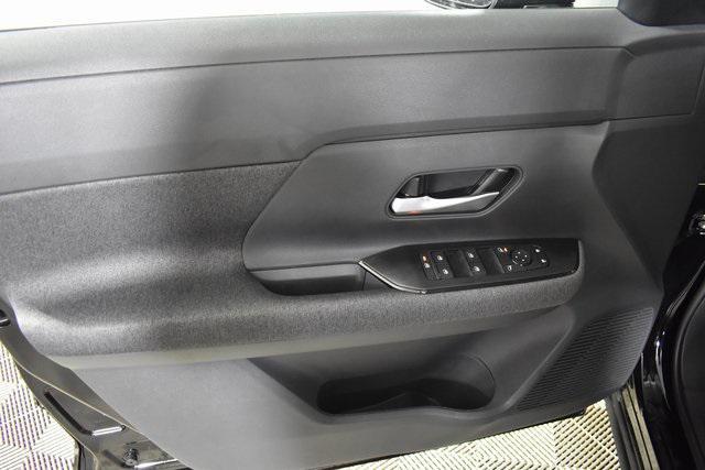 new 2025 Nissan Kicks car, priced at $27,903