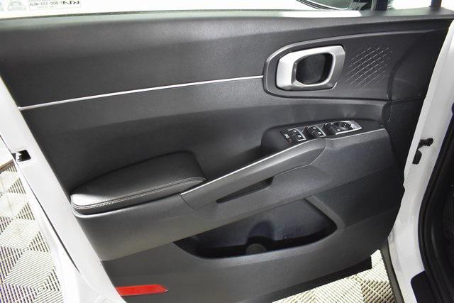 used 2023 Kia Sorento car, priced at $22,749