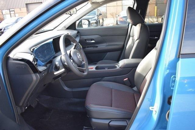 new 2025 Nissan Kicks car, priced at $29,583
