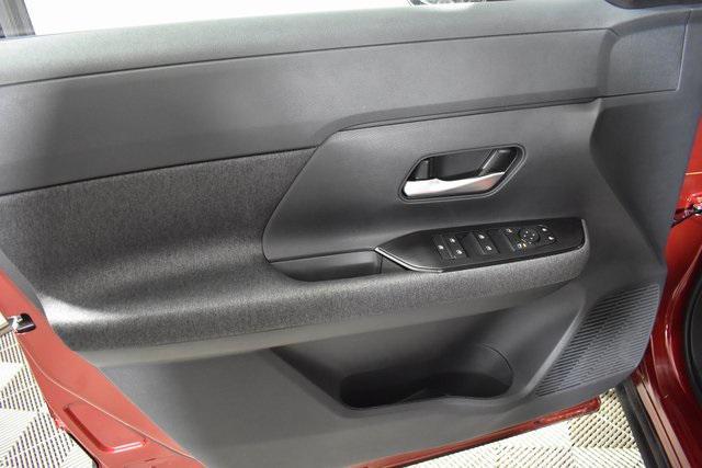 new 2025 Nissan Kicks car, priced at $28,307
