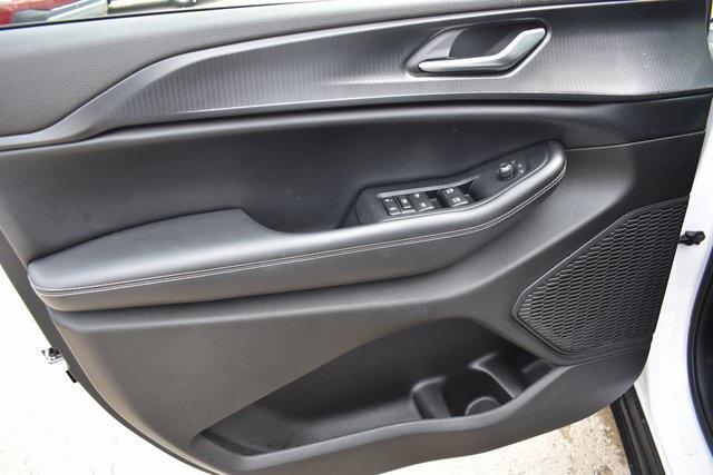 used 2023 Jeep Grand Cherokee car, priced at $31,197