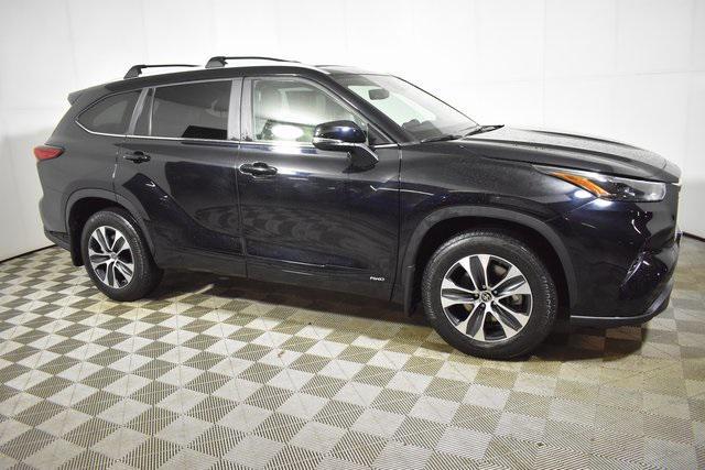 used 2023 Toyota Highlander Hybrid car, priced at $42,198