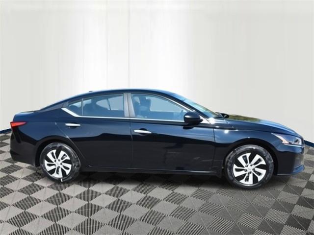 new 2025 Nissan Altima car, priced at $27,336