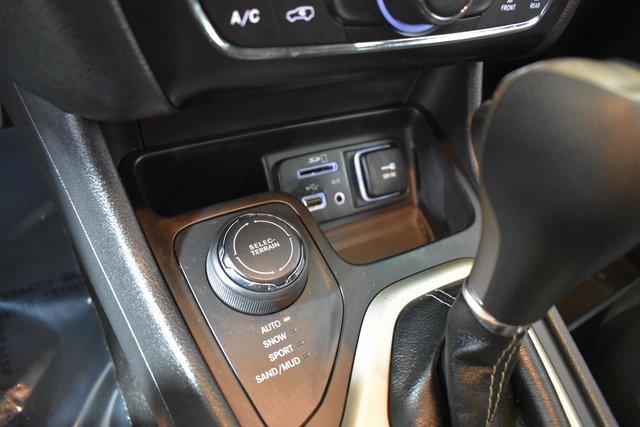 used 2016 Jeep Cherokee car, priced at $11,446